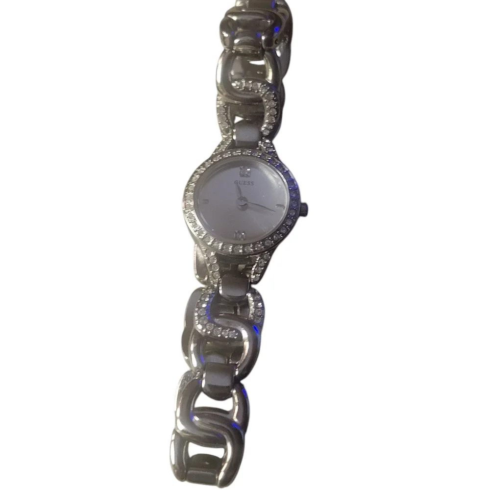 Guess Ladies Watch Elegant Dressy New‎ Battery Rhinestone accents 7 inch band